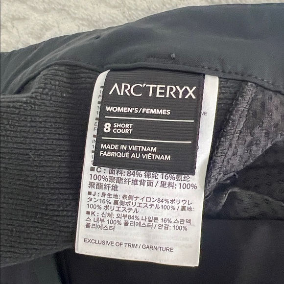 Arc'teryx Huntun Hiking Pants, size 8, black - Picture 9 of 16